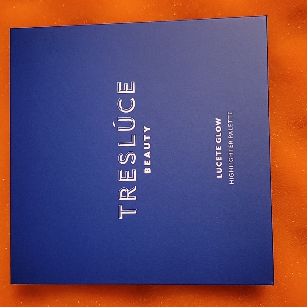 Tresluce beauty highlighter palette